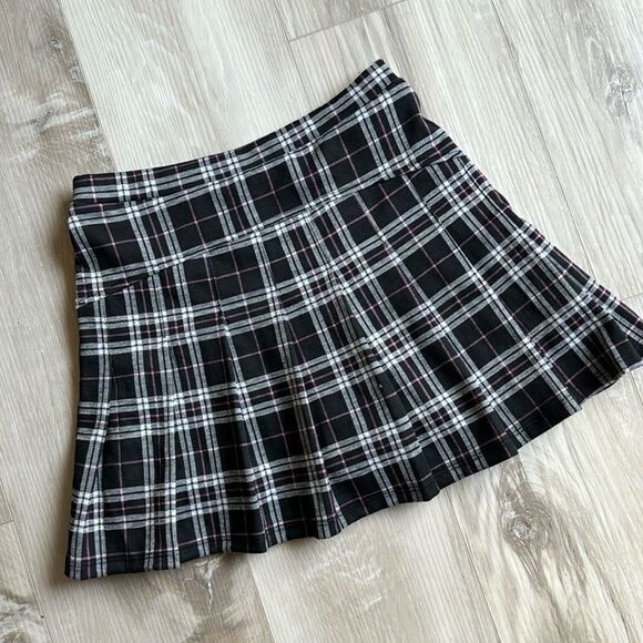 SO Plaid Pleated Skort Size Large 10/12 - Picture 1 of 4